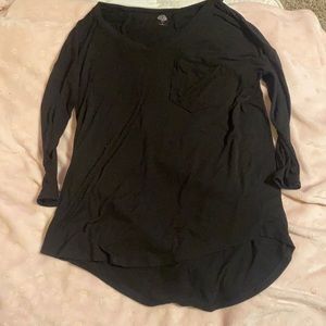 Long sleeve V neck shirt